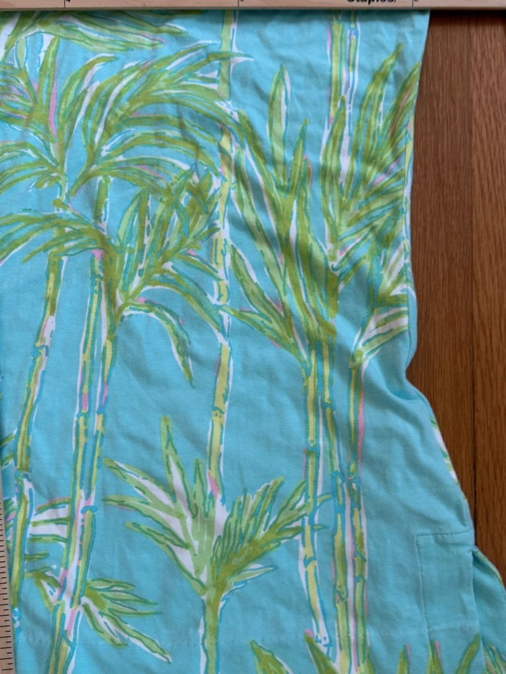 Lilly Pulitzer Joy tunic, bamboo print Print V-Neck Top cotton Beach Preppy - Picture 11 of 11